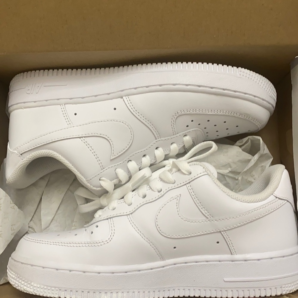 WMNS NIKE Air Force 1 ‘07